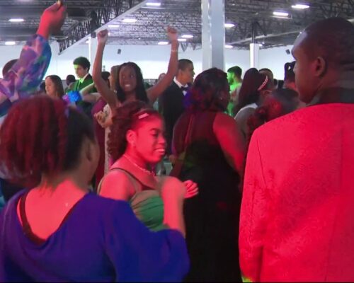 Miami-Dade prom gives students with autism spectrum disorder a night to rememberWPLG Local 10