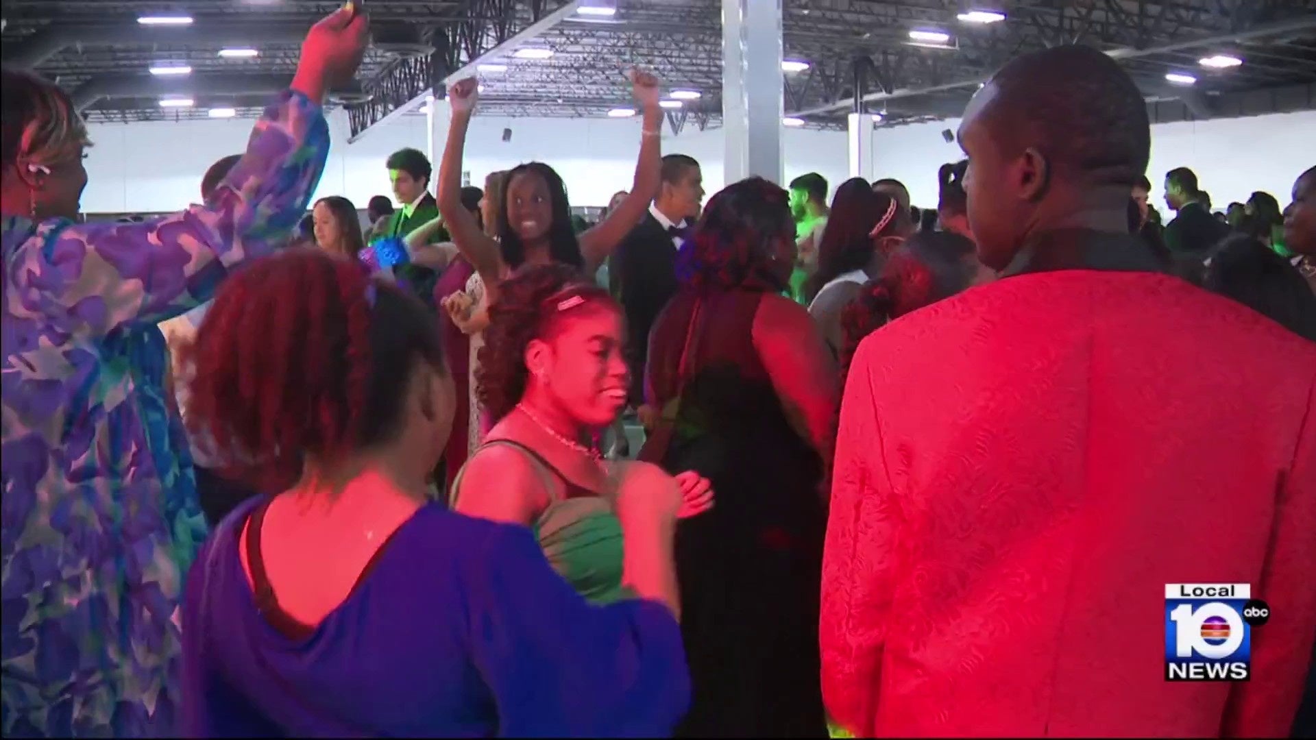 Miami-Dade prom gives students with autism spectrum disorder a night to rememberWPLG Local 10