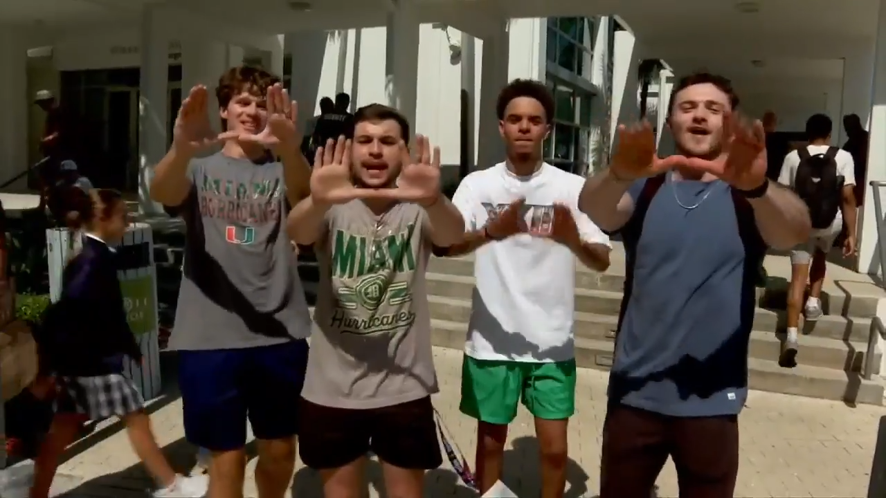 Coral Gables buzzing about UM-UF showdown; ‘College GameDay’ hosts greet students ahead of live coverageWSVN 7News | Miami News, Weather, Sports | Fort Lauderdale