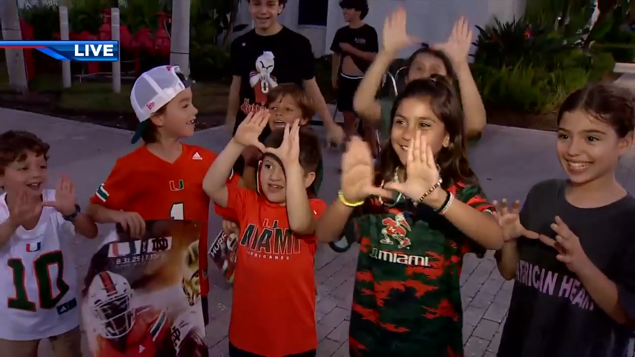 Miami Hurricanes arrive home to hero’s welcome, cheers from fans in Coral GablesWSVN 7News | Miami News, Weather, Sports | Fort Lauderdale