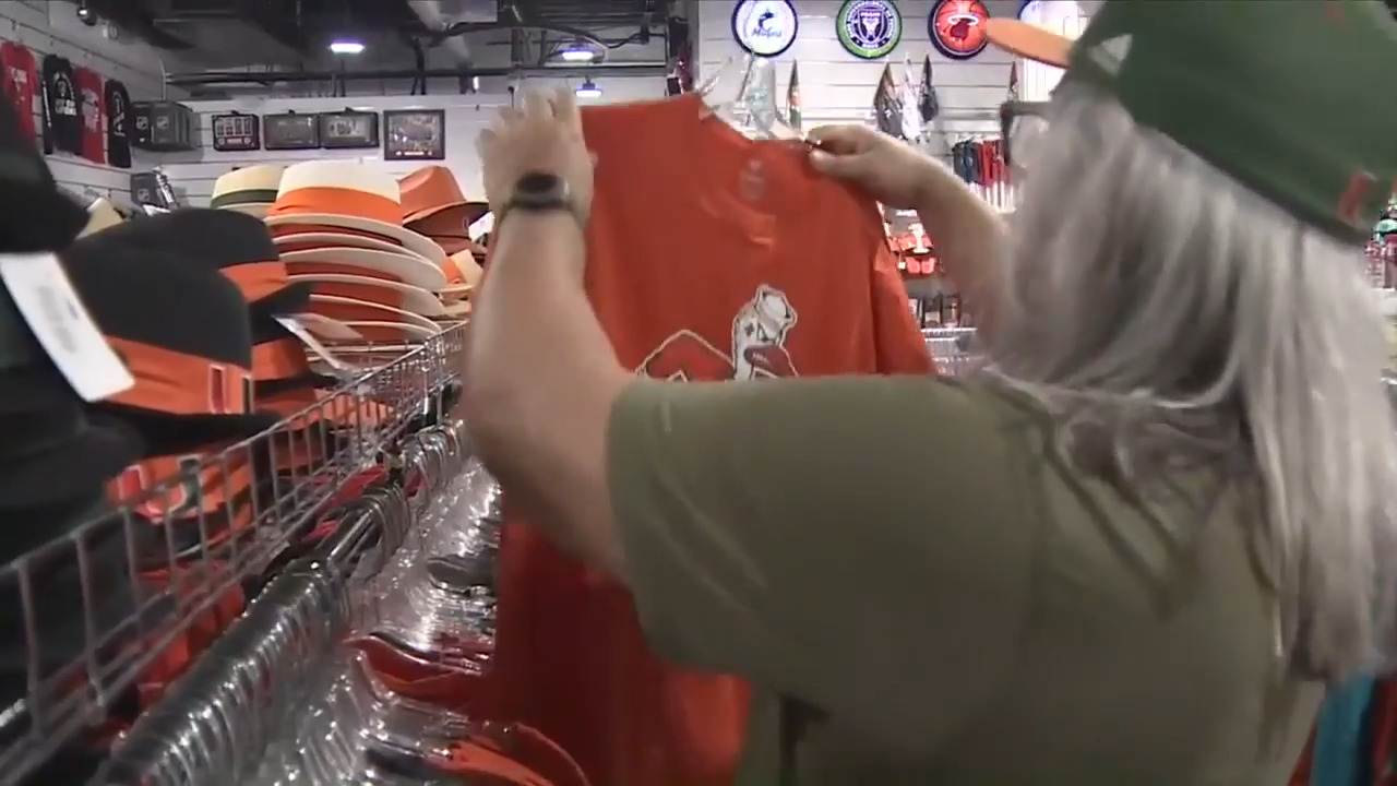Miami Hurricanes merchandise sells fast in South Florida as championship playoff game approachesWSVN 7News | Miami News, Weather, Sports | Fort Lauderdale